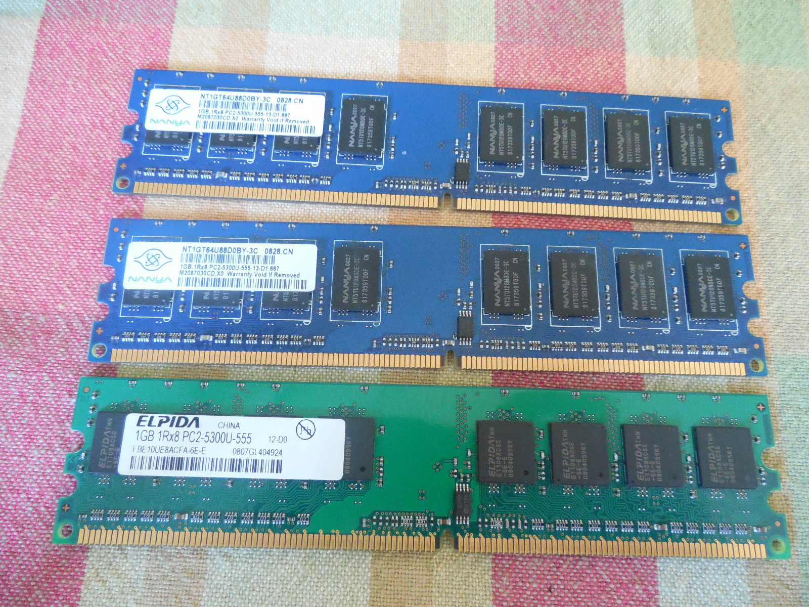 2Nanya&1Elpida 3GB (3 x 1GB 1Rx8) PC2-5300U DDR2 Desktop Memory