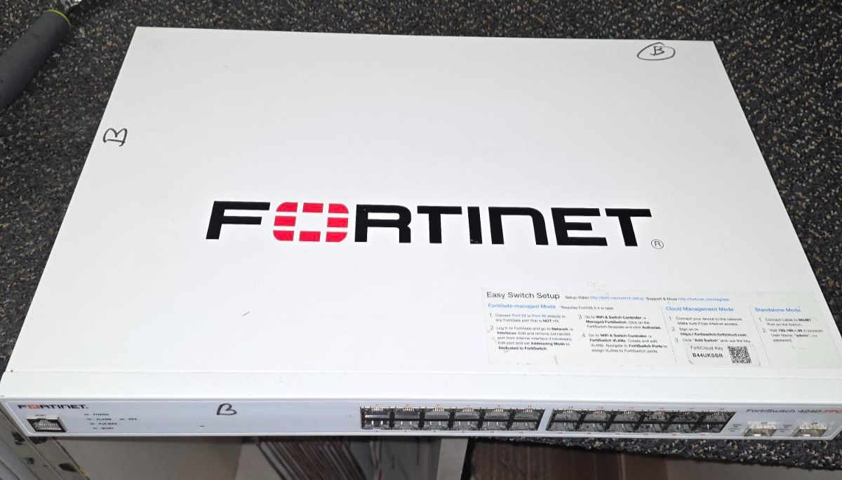 Fortinet FortiSwitch 424D-FPOE 24-Port Network Switch
