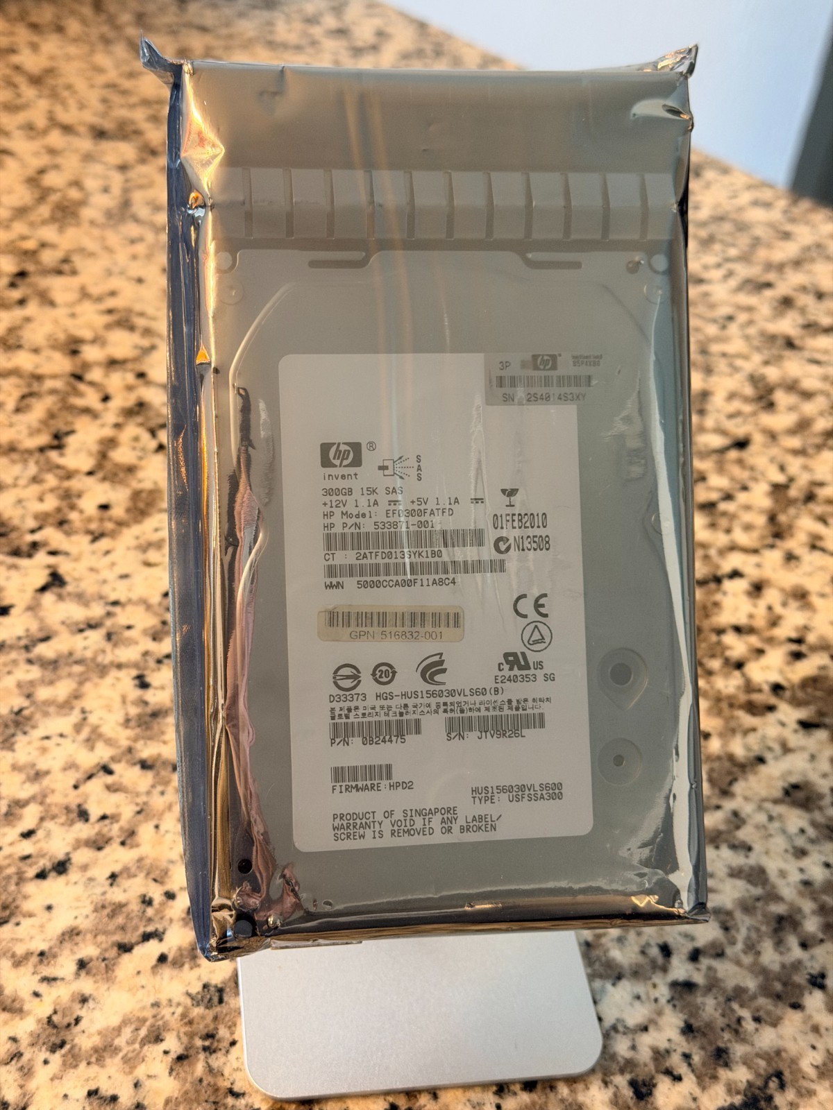 HP EF0300FATFD 300GB SAS Hard drive - 15K RPM, 3.5 Form Factor 533871-001
