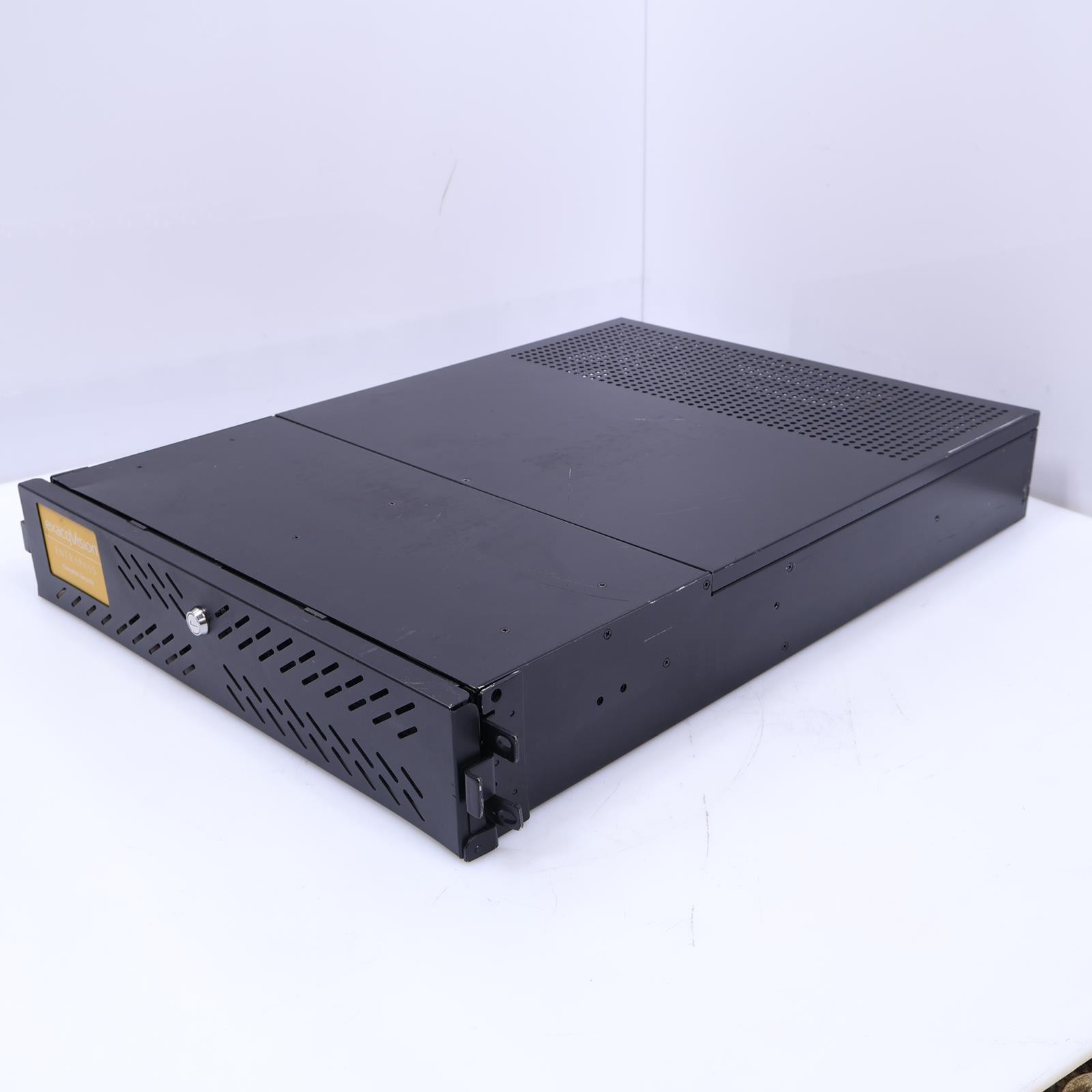Exacq IP08-64T-2Z-2E 16GB RAM 120GB SSD Video Surveilance Server B1