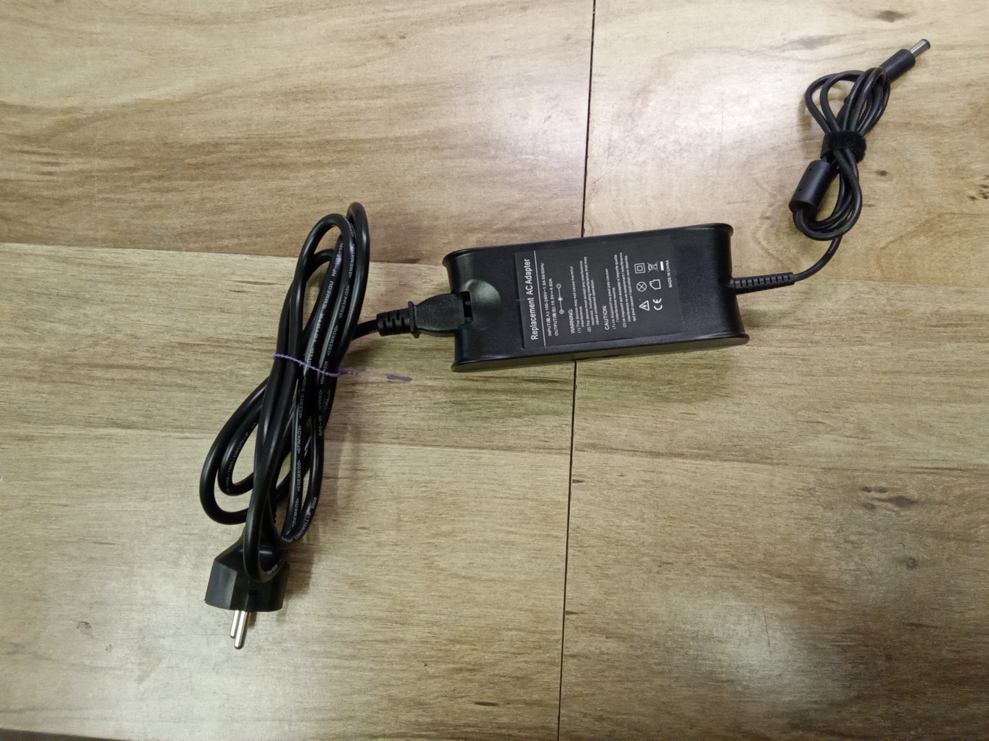 Unbranded Replacment Adapter  100-240v 1.5A Adaptor Cord