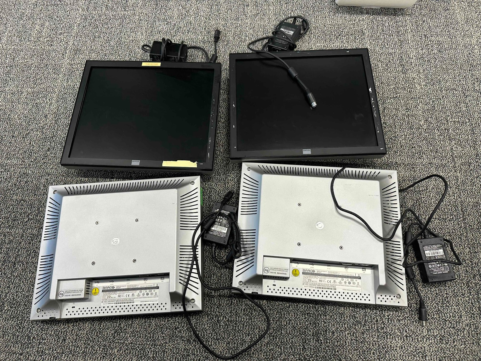 Lot of 4 Barco MDRC-1119  19"  Medical Color Monitor with power adapter