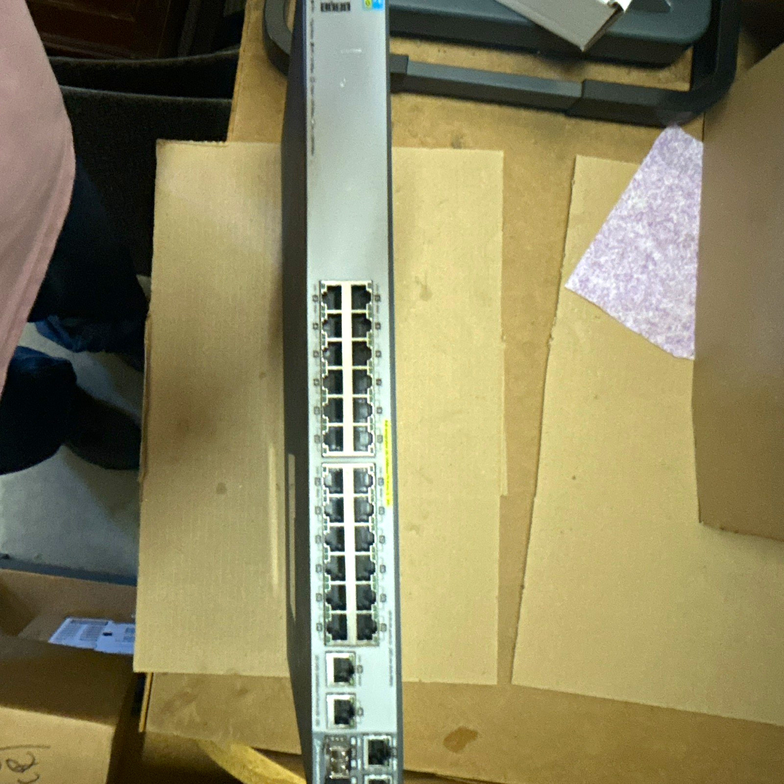 HP ProCurve J9138A 24-Port Gigabit Ethernet Rack Mount Unmanaged Layer 2