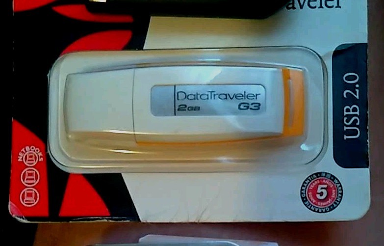 Kingston DataTraveler G3 2GB USB 2.0 USB-A Flash Drive White/Orange