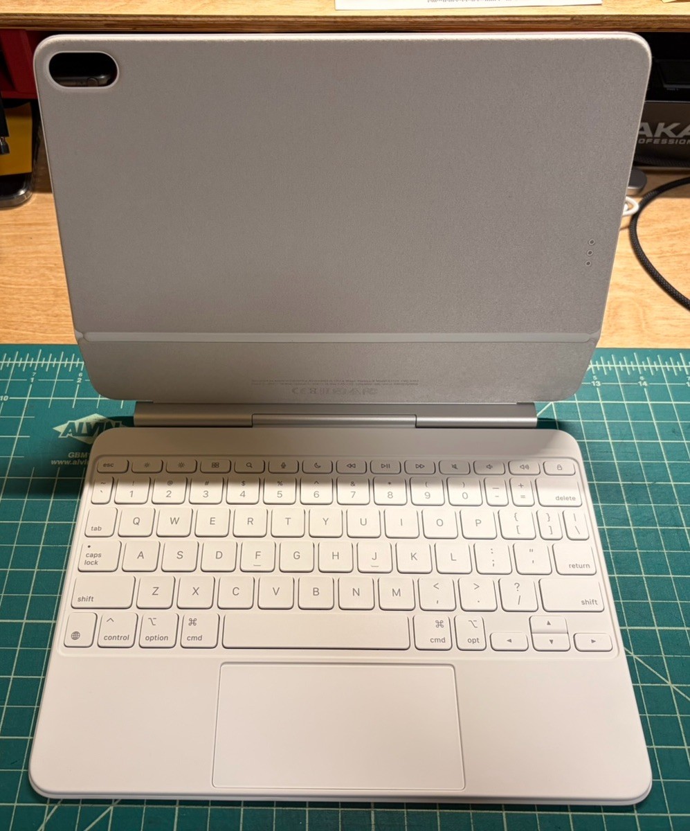 Apple iPad Air 11 Inch Magic Keyboard Case M4 M3 White