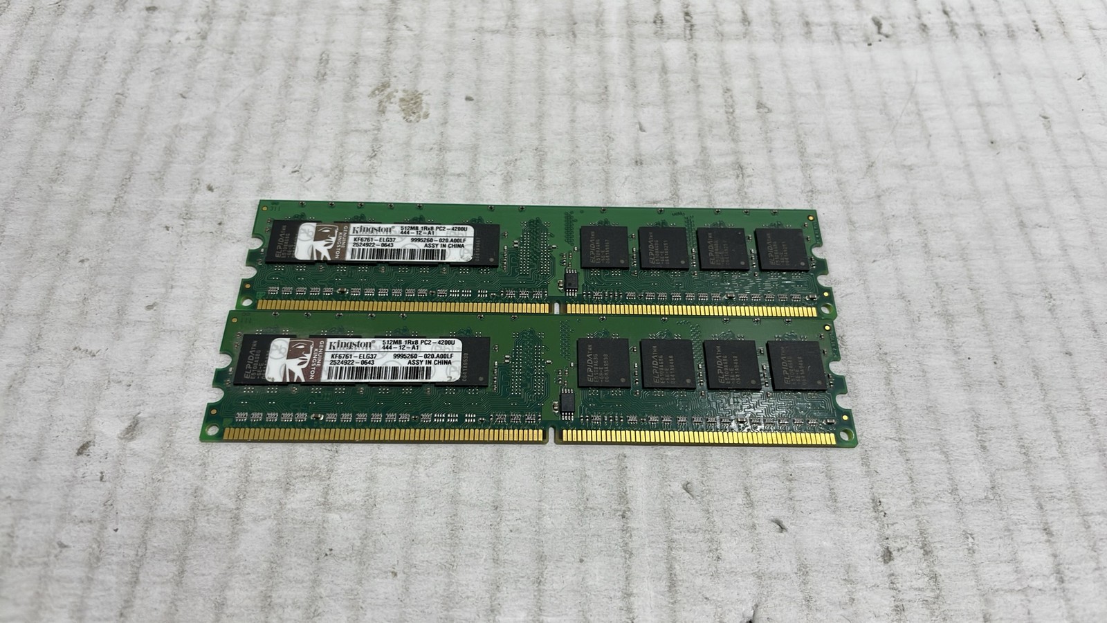 Kingston KF6761-ELG37 1GB 2x 512MB PC2-4200U DDR2 Desktop RAM Memory Lot of 2