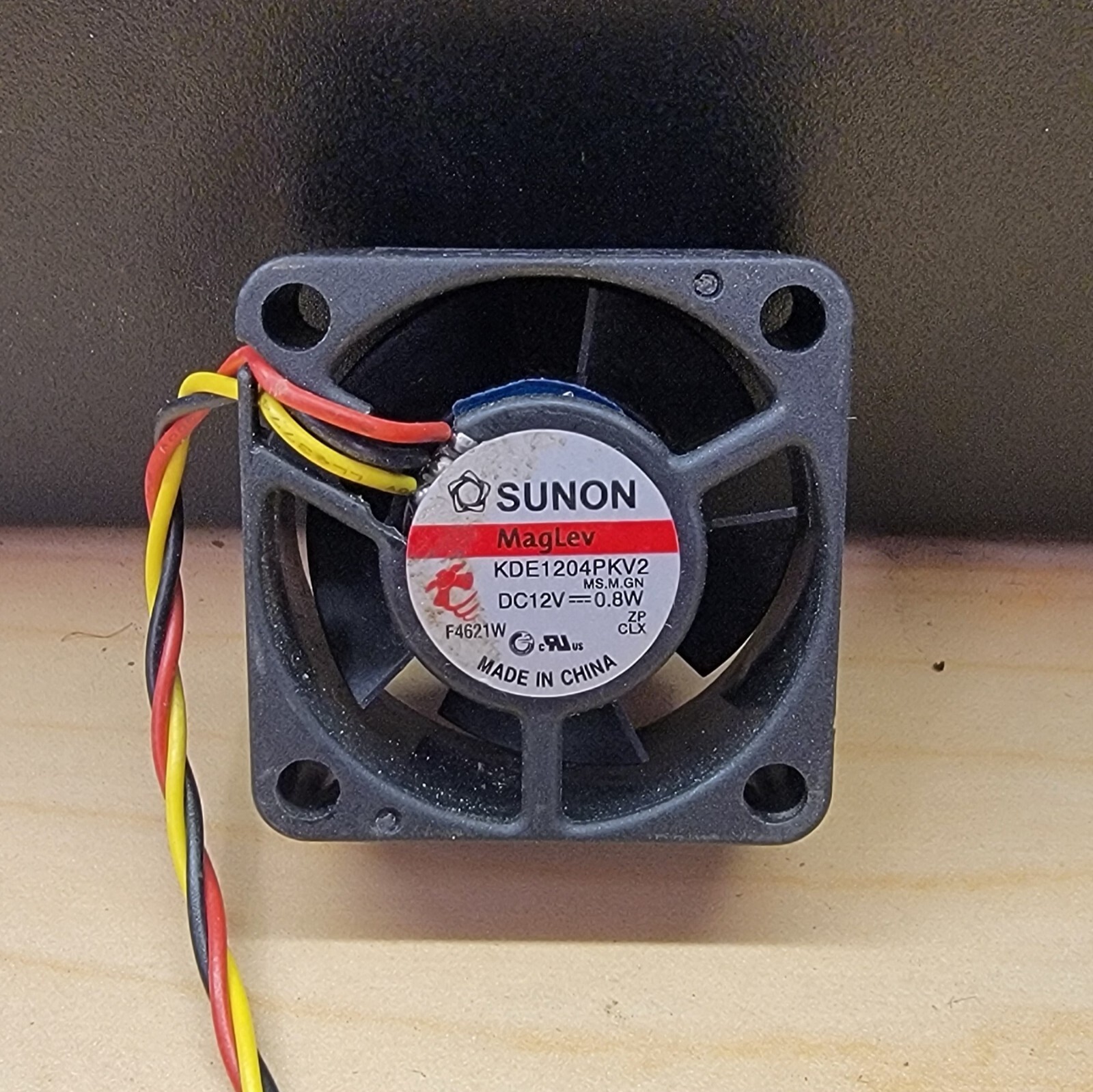 KDE1204PKV2 | Sunon Maglev Cooling Fan DC12V 0.8W