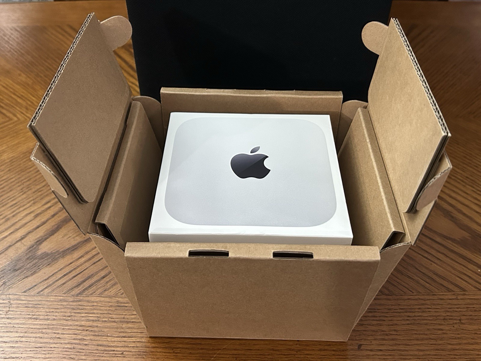 Apple A3238 Mac Mini/10C CPU 16Gb 512GB “” EMPTY BOX ONLY “”