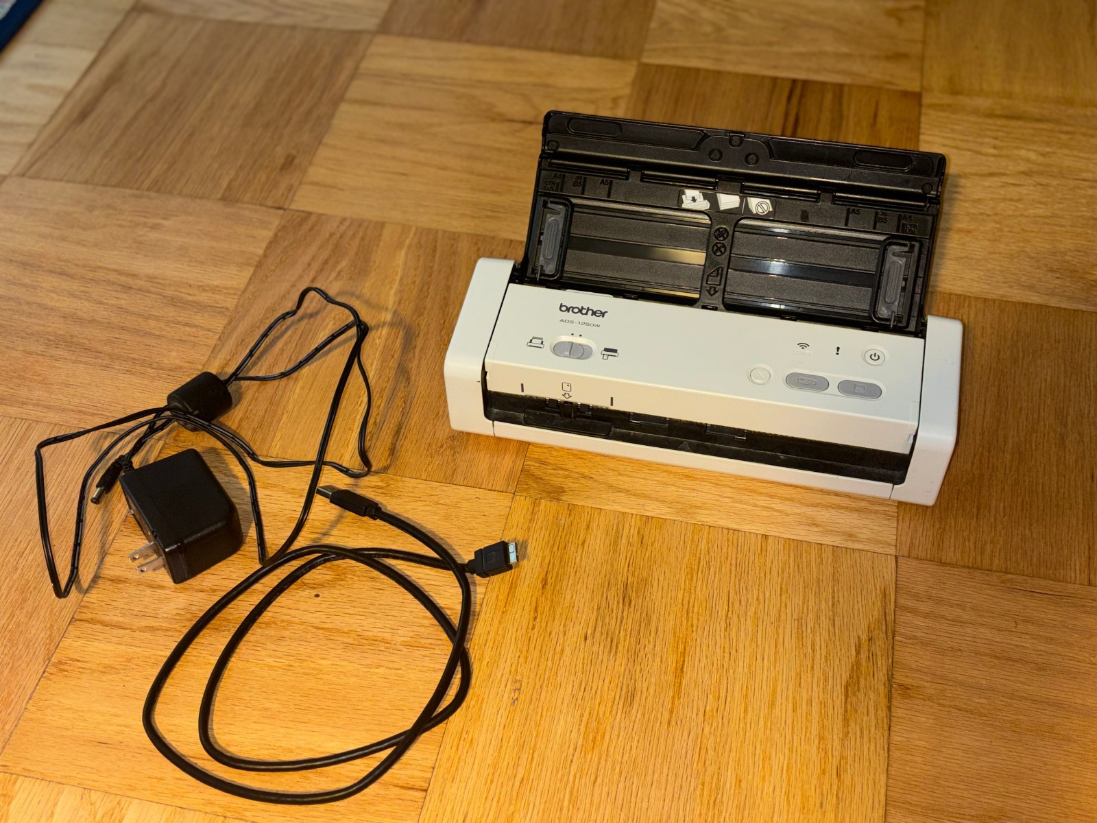 Brother ADS-1250W Portable Compact Mobile Duplex Color Desktop Scanner