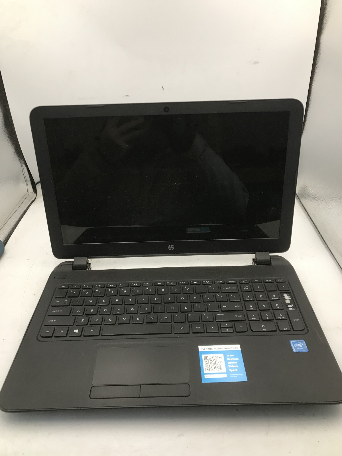HP 15 F233WM - FOR PARTS/NO POWER - INTEL CELERON N3050 - NO RAM - READ DESC -BB