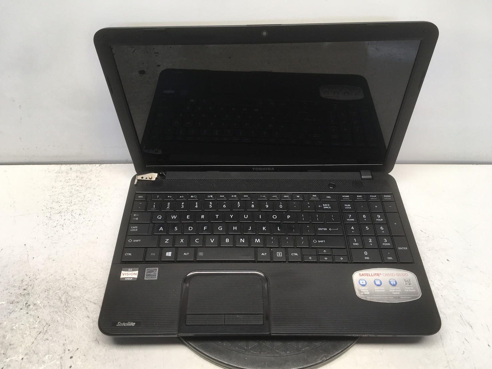 Toshiba Satellite C855D-S5320 AMD E2-1800 1.7GHz 4 GB NO HDD No Batt READ