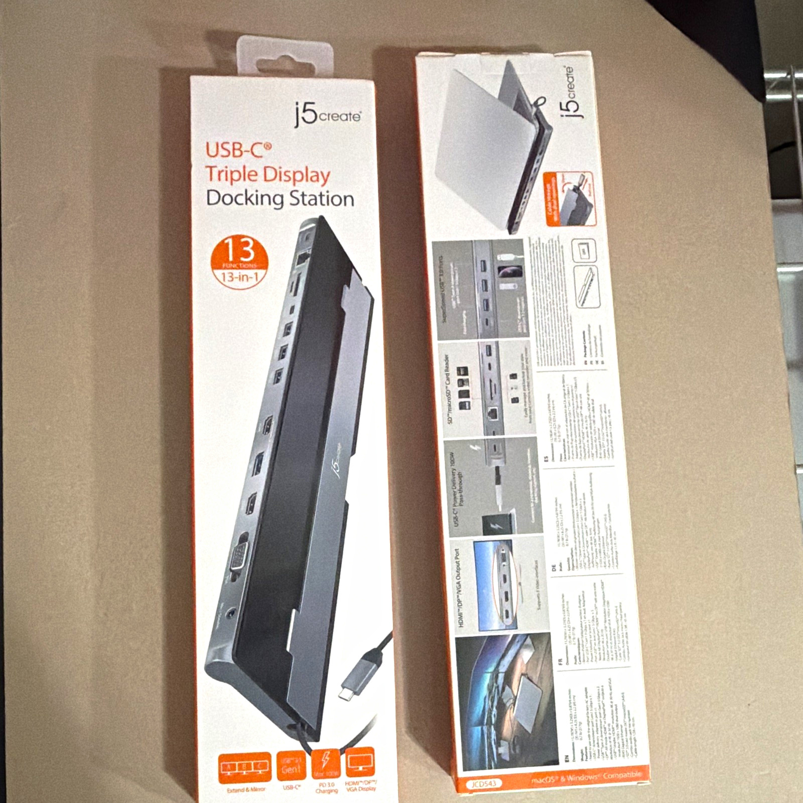 j5create USB-C 13-in-1 Triple Display Docking Station HDMI/VGA/Ethernet JCD543