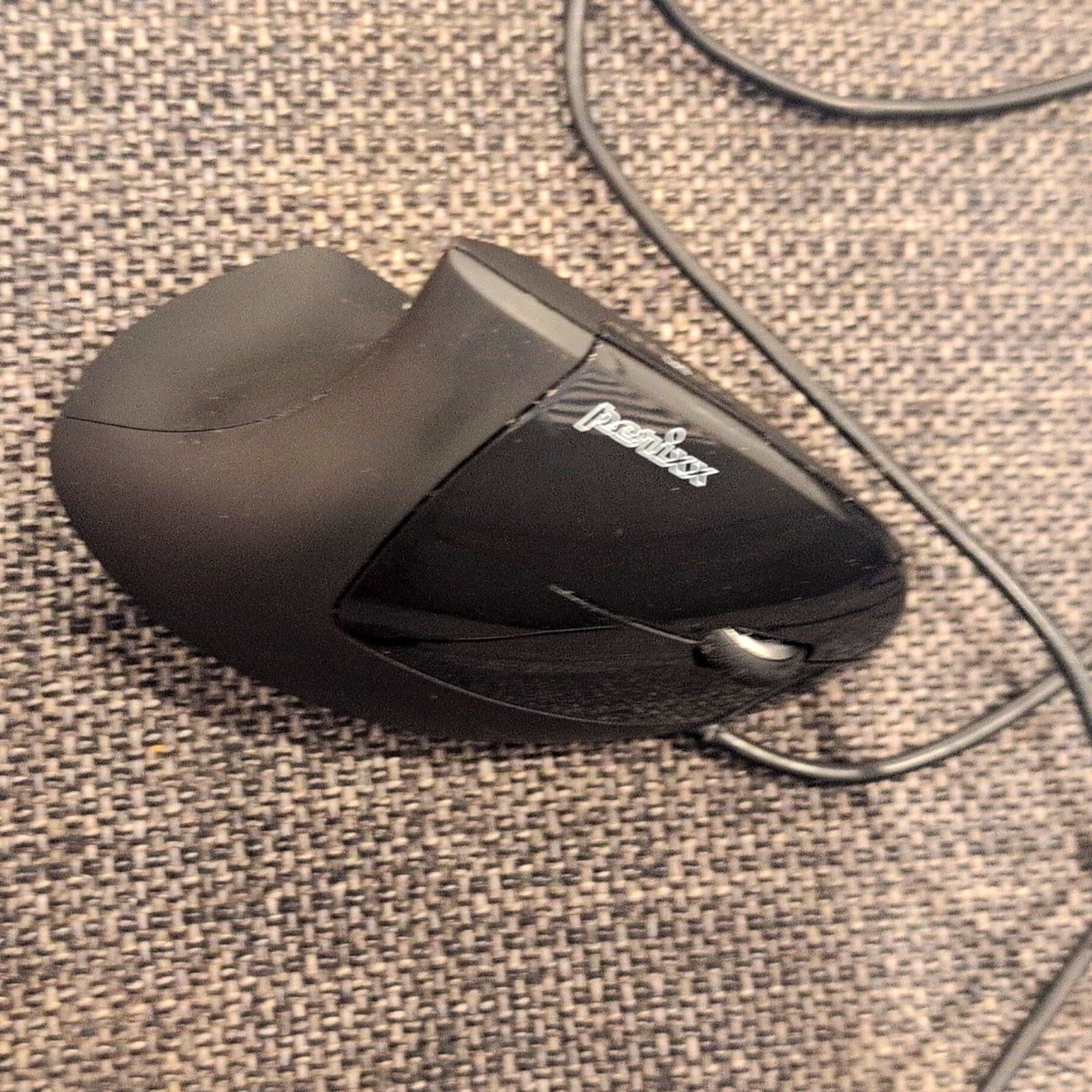 Permice 513N Perixx Wired USB Vertical Ergonomic Mouse 1000 DPI Black