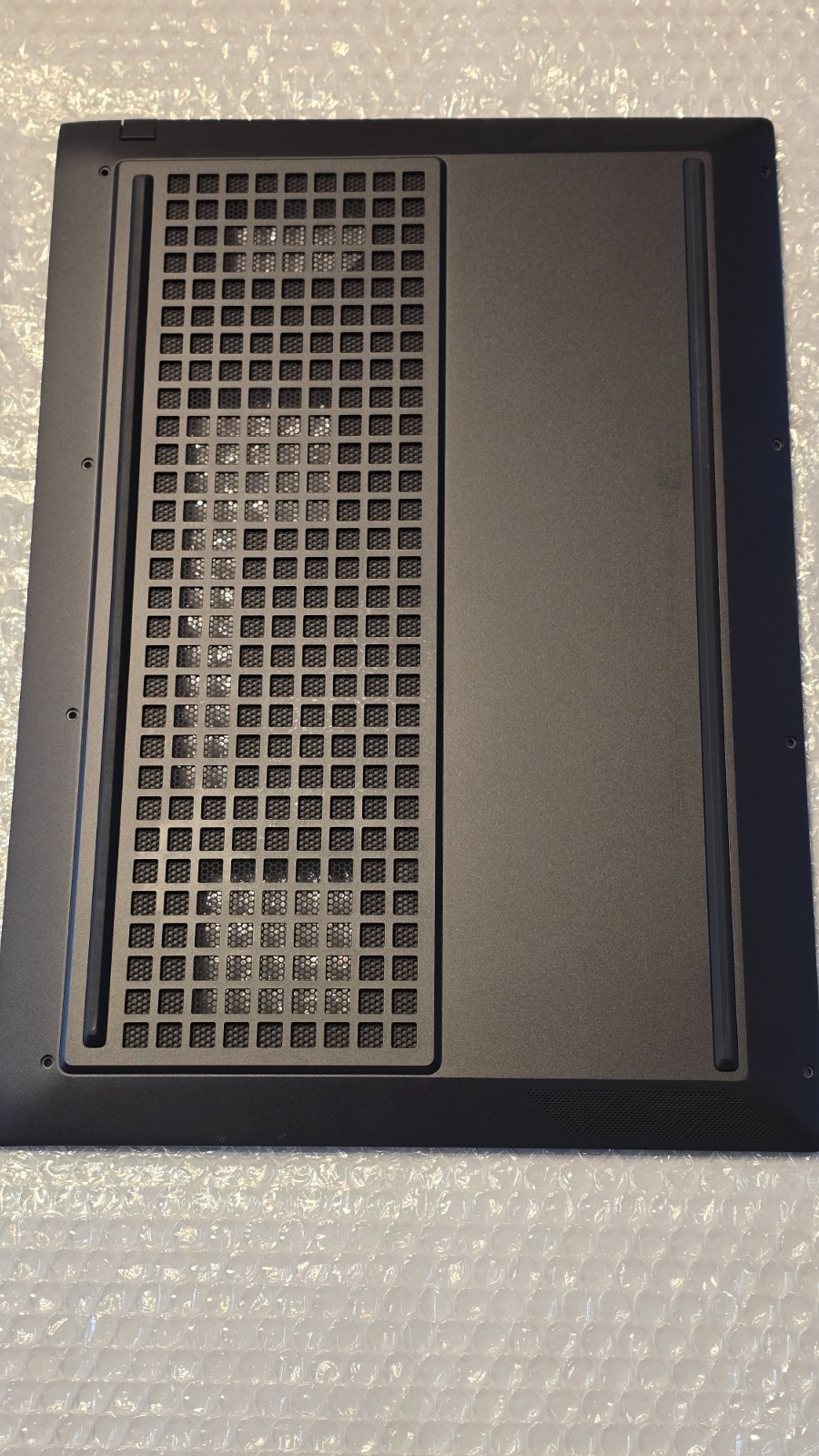 N42544-001 HP BASE ENCLOSURE MCS 80W TAKEN FROM A NEW VICTUS 16.1