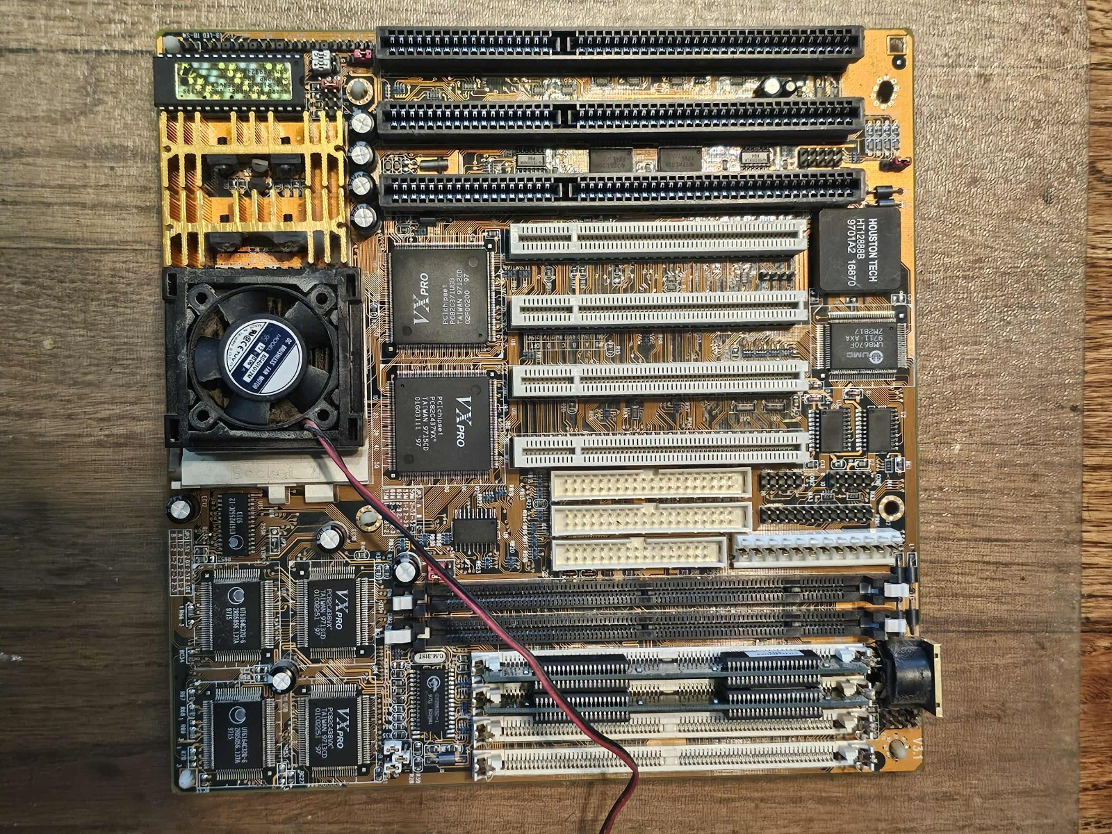 PCchips MB-M537 V3.1 Socket7 Motherboard VXpro Elpina w/Intel CPU Memory PCI ISA