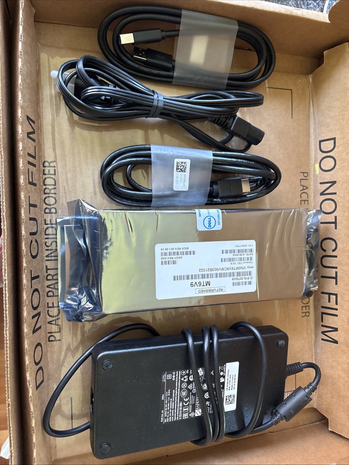 DELL WD22TB4 New Sealed W/180W Power Adapter K20A001 K20A THUNDERBOLT 4 USB-C