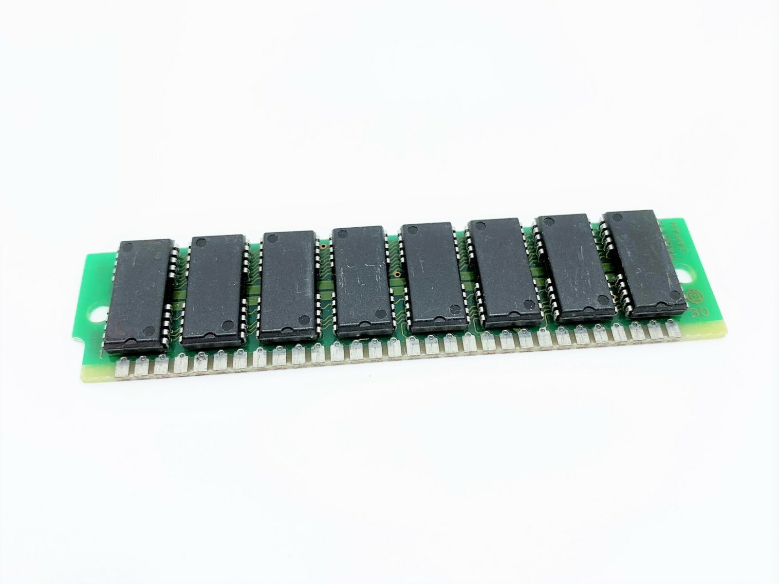 One (1) 30-pin SIMM w/ unknown capacity and speed (WCM-30S-032)