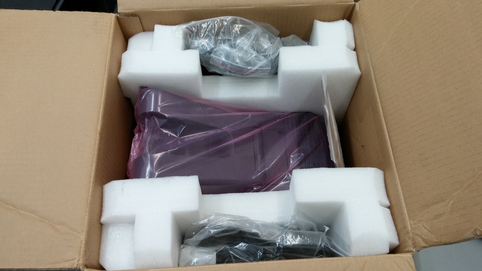 Tyco  Elo TouchSystems ET1715L-7CWA-1-G LCD Touch Monitor