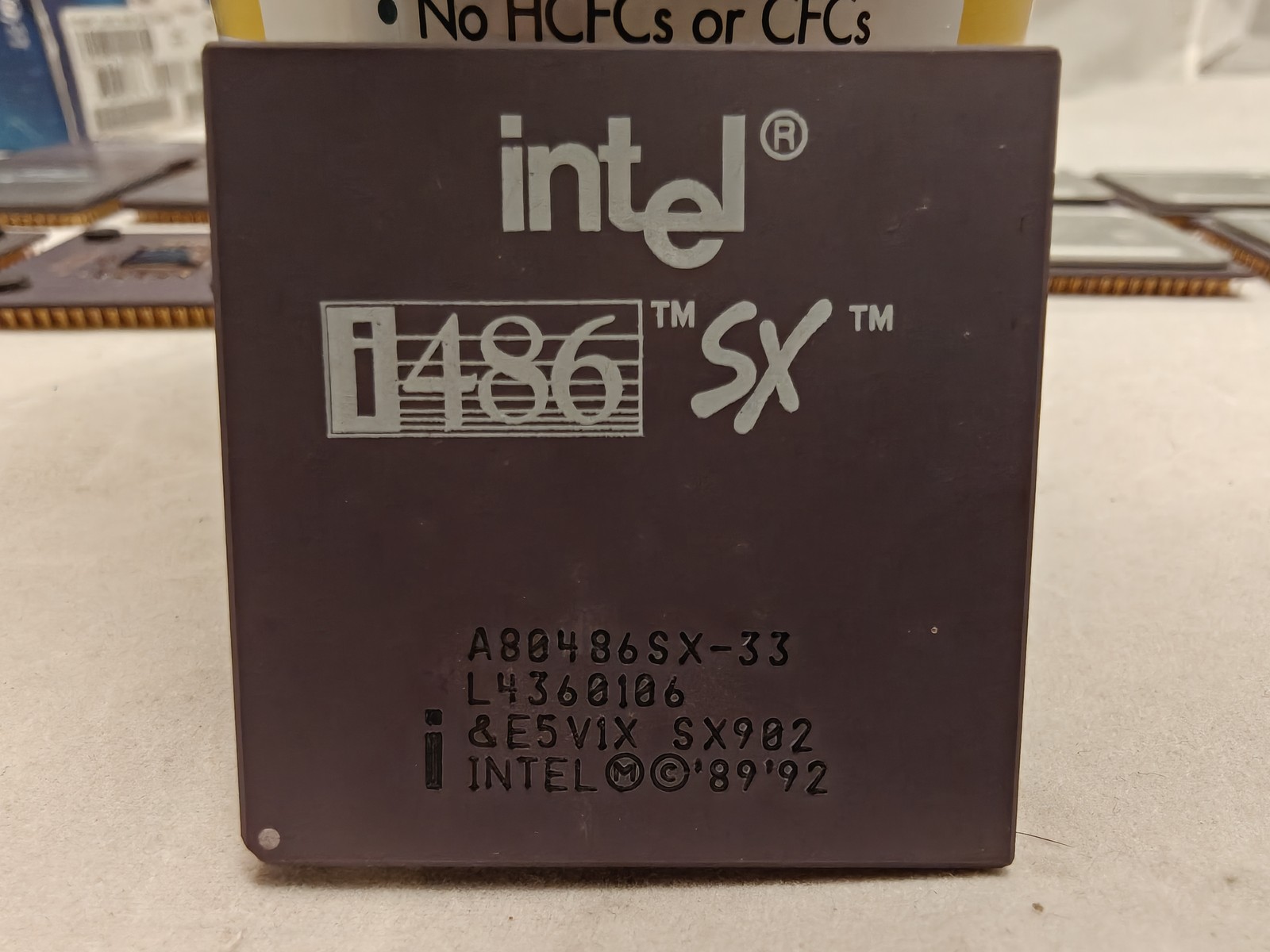 Intel i486 SX-33 A80486SX-33 SX902 Socket 3 Ceramic Gold Vintage CPU SL Enhanced