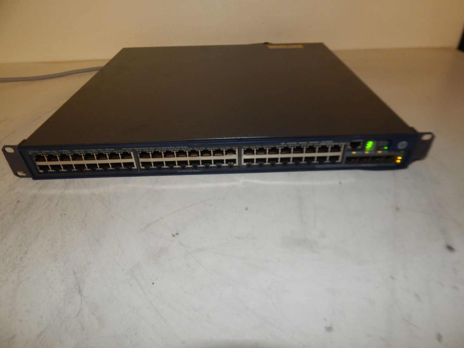 HP A5500-48G-POE JG240A 48-Port Gigabit Ethernet Switch /H3C S5500 SERIES(MHJ43)