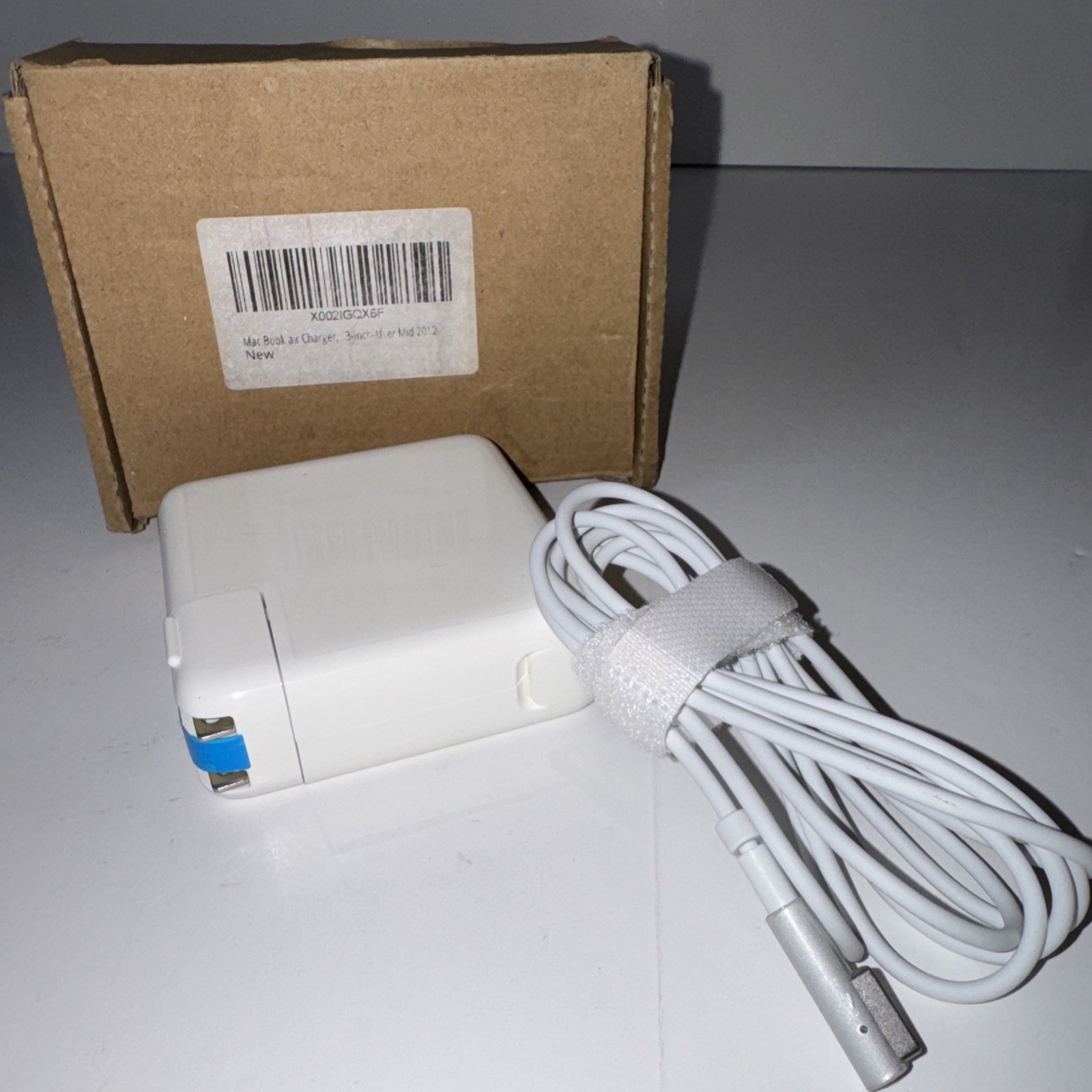 Genuine Apple MacBook Air Power Adapter Charger Open Box Unused White