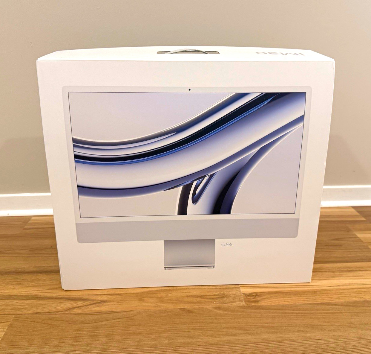 Apple iMac 24" M3 10-Core GPU 16GB RAM 512GB SSD Silver- NEW