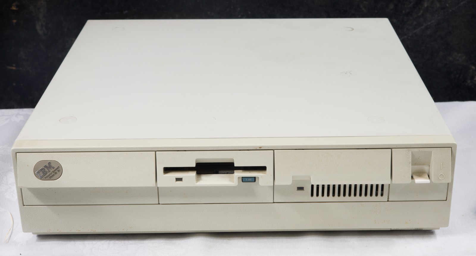 IBM PS/2 Model 55SX  8555-061 386SX-16 4MB RAM tested to POST 1157