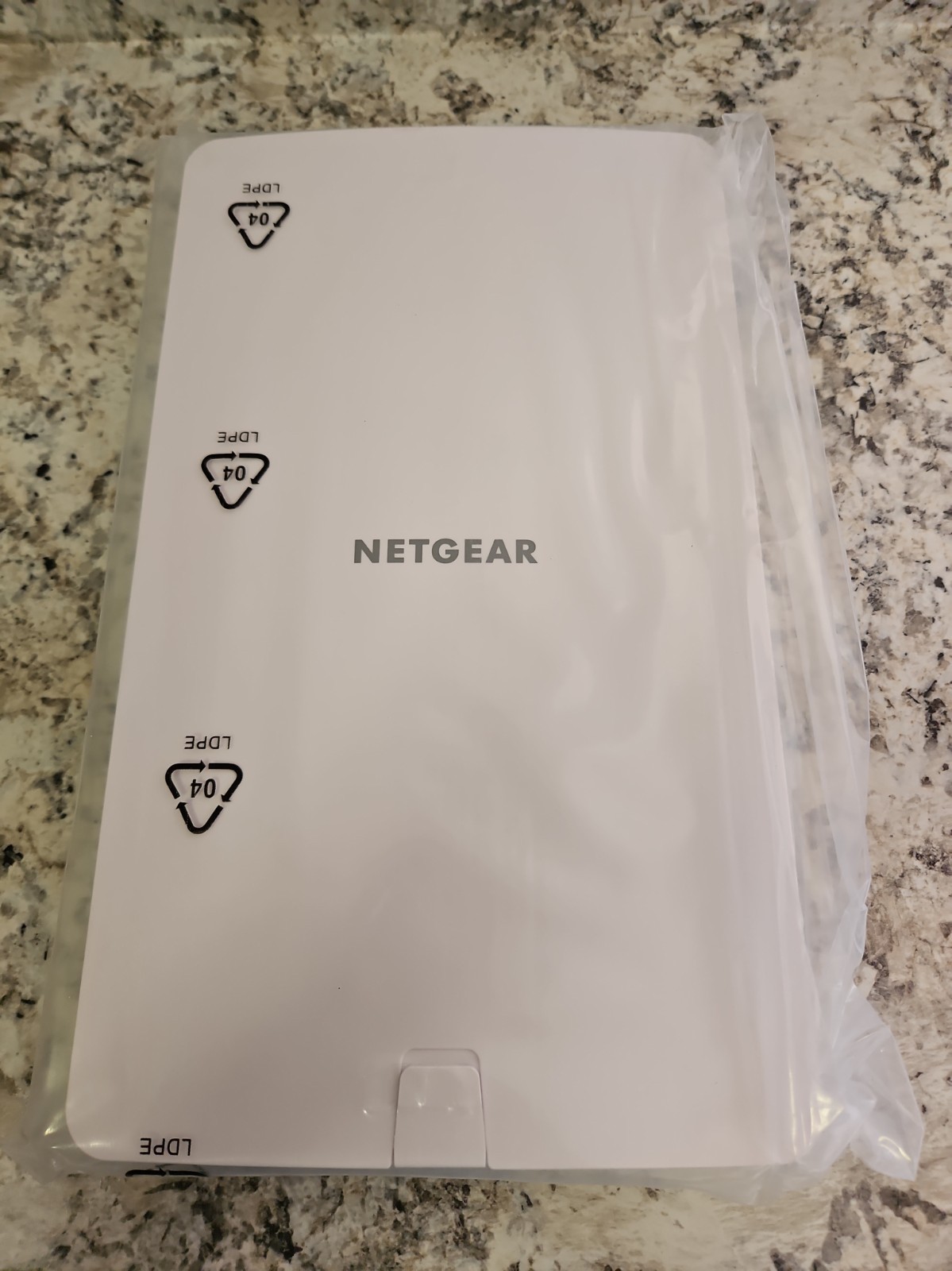NETGEAR WAX610Y-100NAS Dual-Band WiFi 6