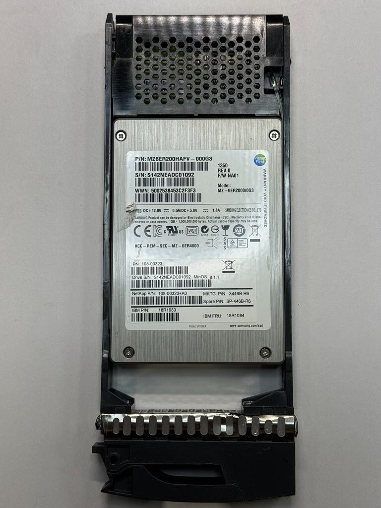 NetApp 200GB 108-00323+A0 X446B-R6 MZ-6ER2000/0G3 12 Gb/s SFF SAS SSD 2.5"
