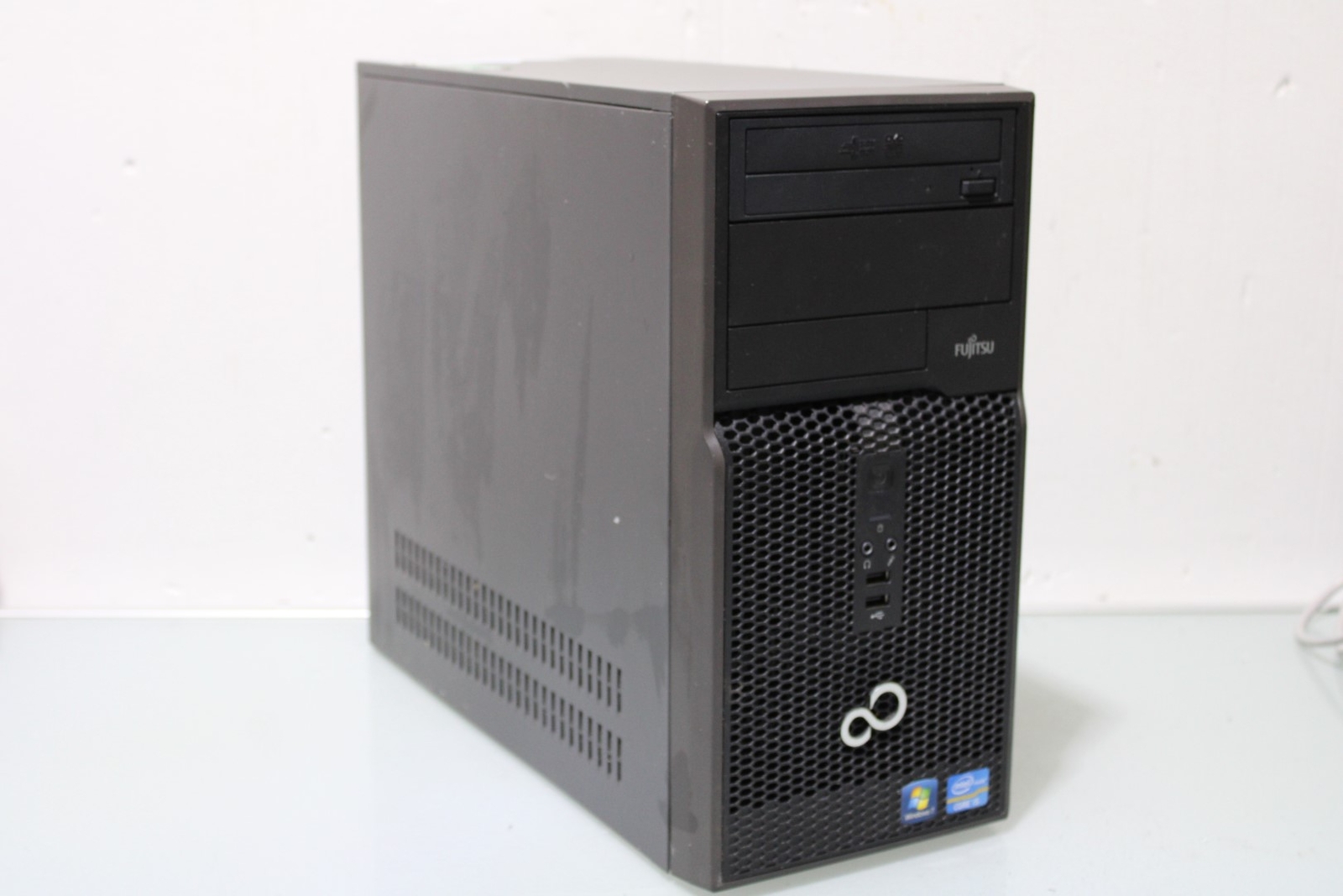 Fujitsu Esprimo P400 iCore 5-2310 2.9GHz No HDD