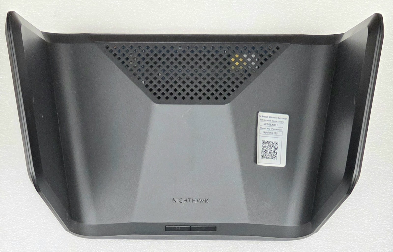 NETGEAR - Nighthawk AX8 Tri-Band AX6600 Wi-Fi 6 Router (RAX70) - UD