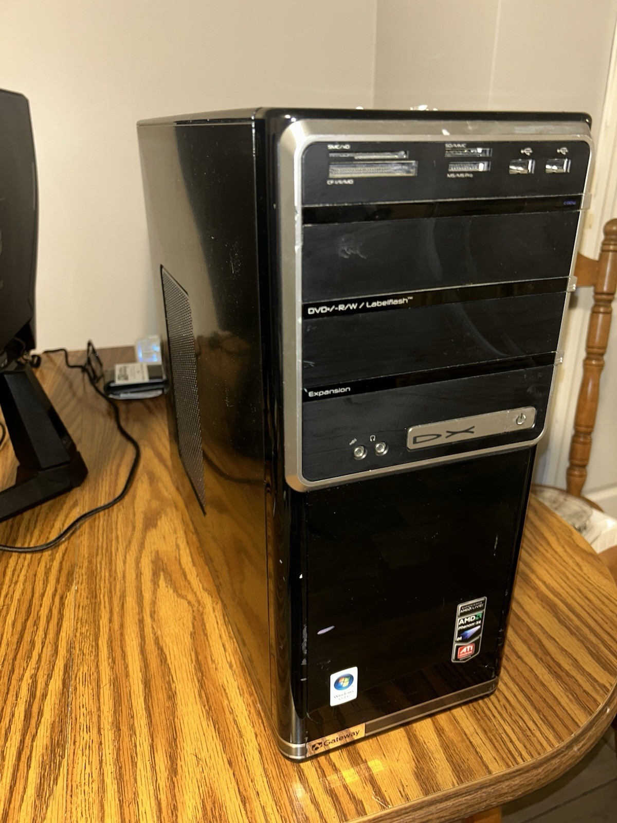 Gateway DX4200 Tower AMD Phenom 9550 6GB 640GB HDD Radeon HD 3450 Vista