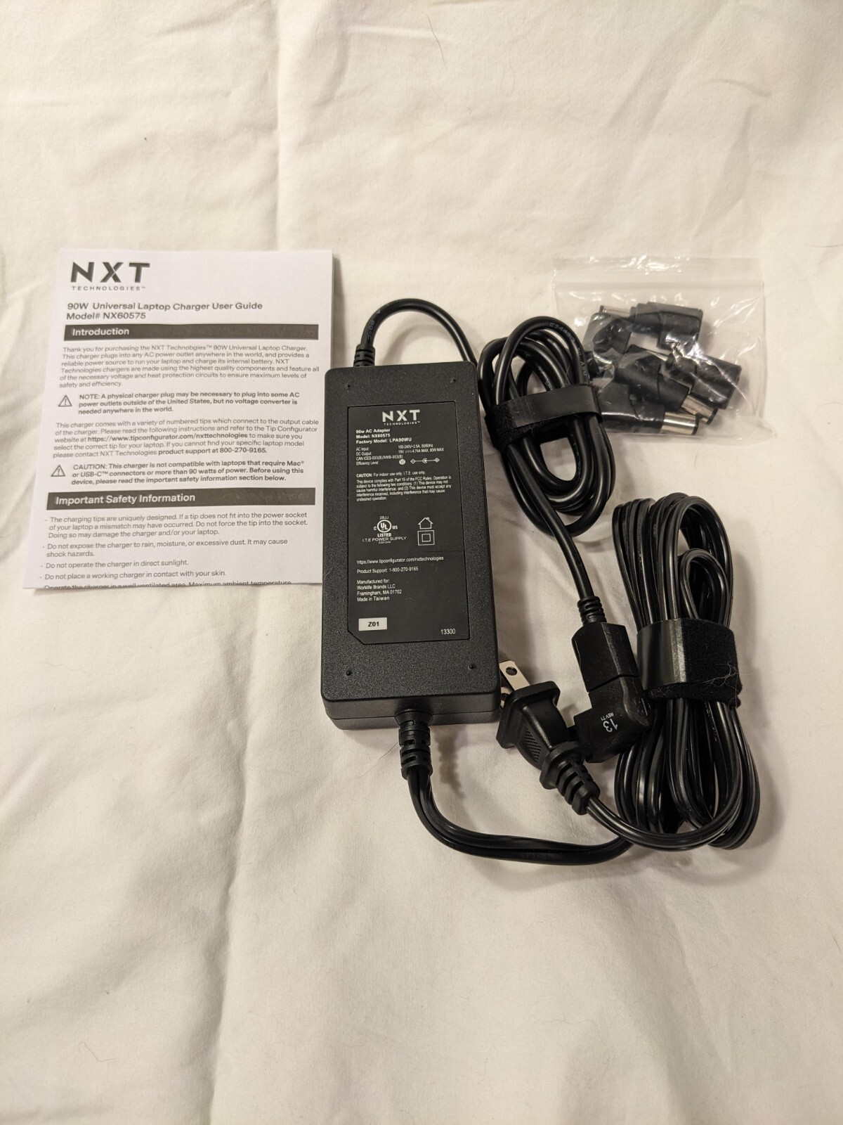 NXT Technologies 90W Universal Laptop Charger