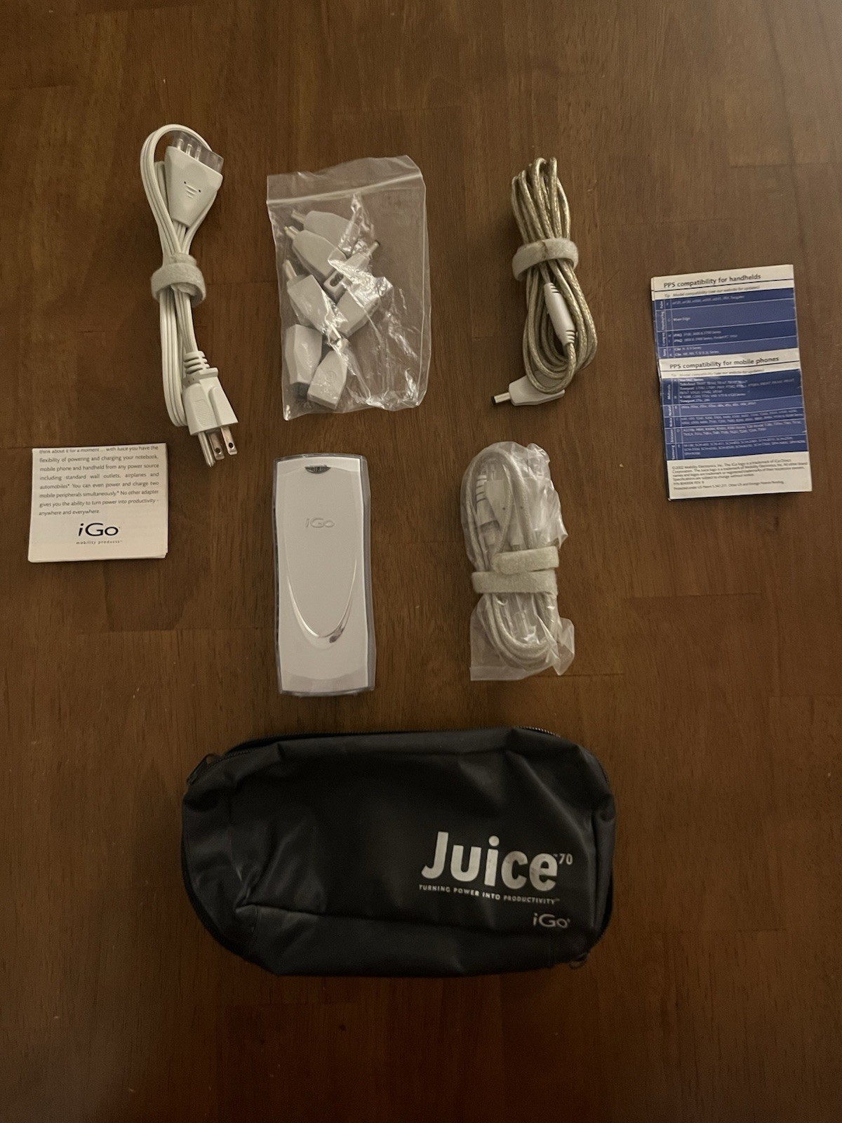 IGo Juice 70 Universal Power Adapter Kit