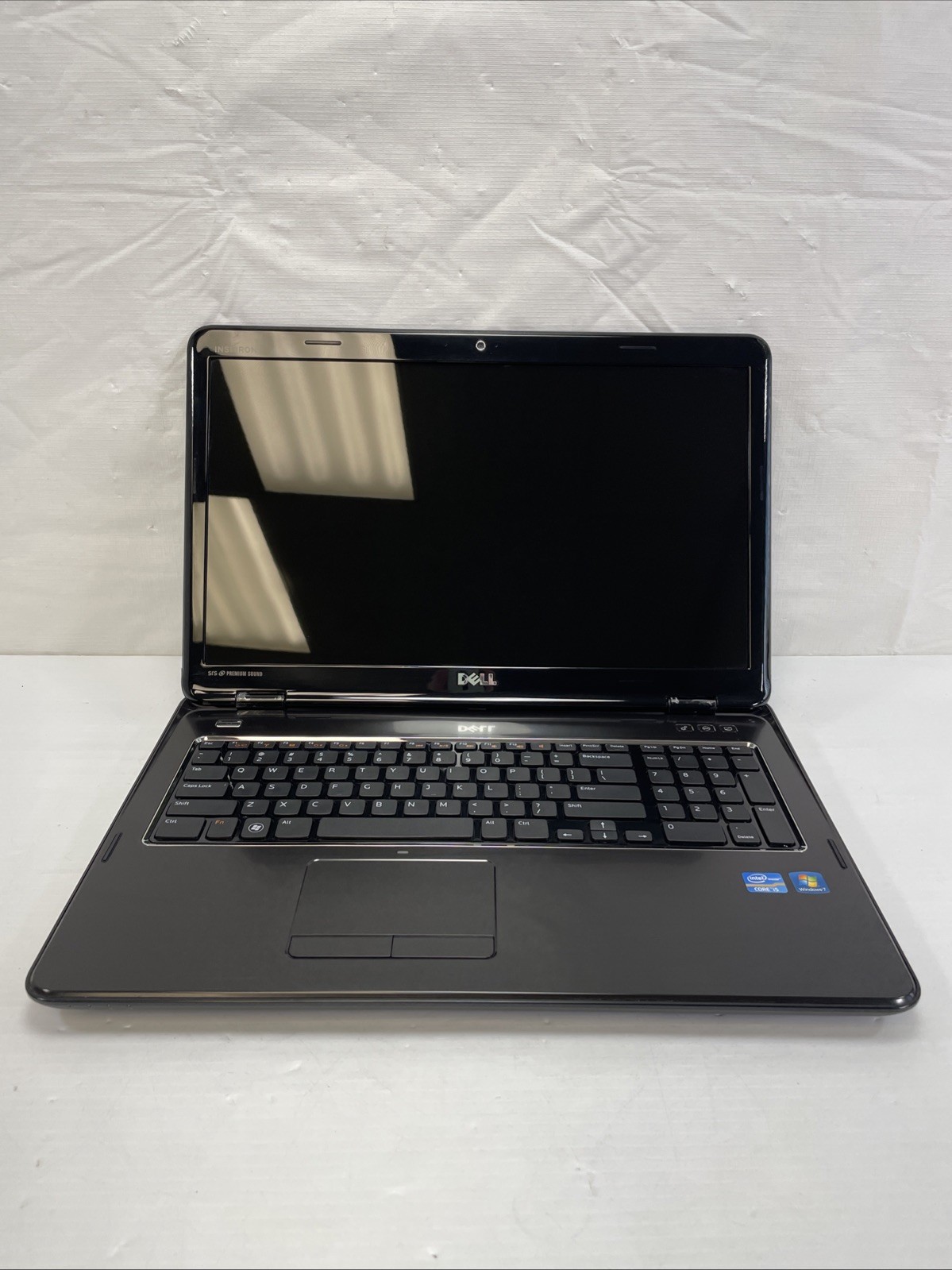Retro Gaming Dell Inspiron N7110 17.3" i5-2430M 2.4GHz 4GB RAM 750GB HDD XP Pro