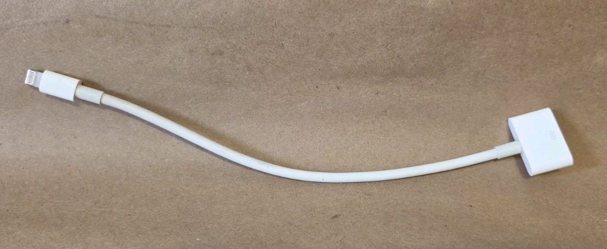 OEM Genuine Apple Lightning to 30 PIN Adapter Cable for iPhone iPod iPad A1450