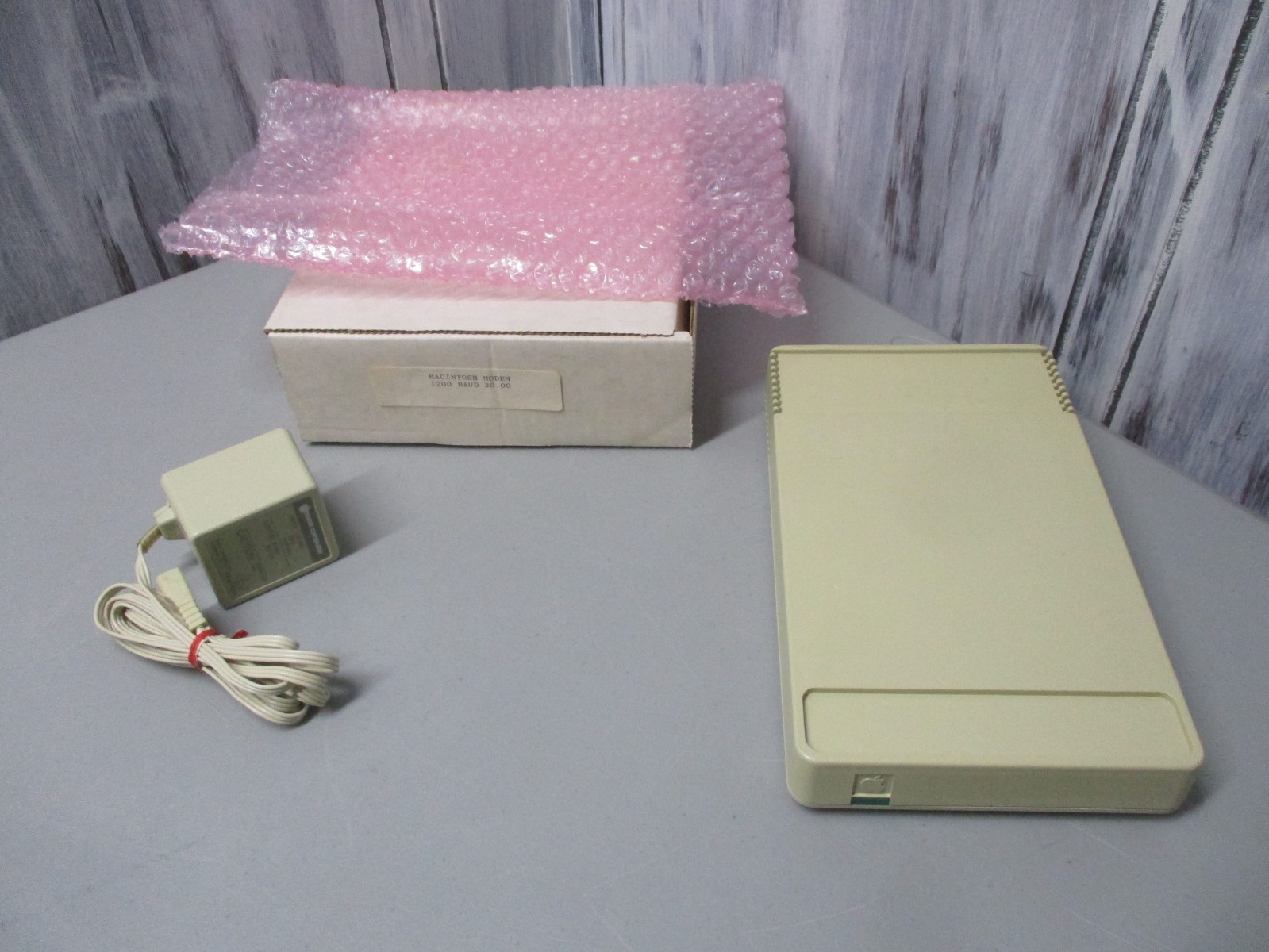 VINTAGE Apple Macintosh Modem 1200 A9M0301  w/Power  Adapter: 1980s 80s Retro