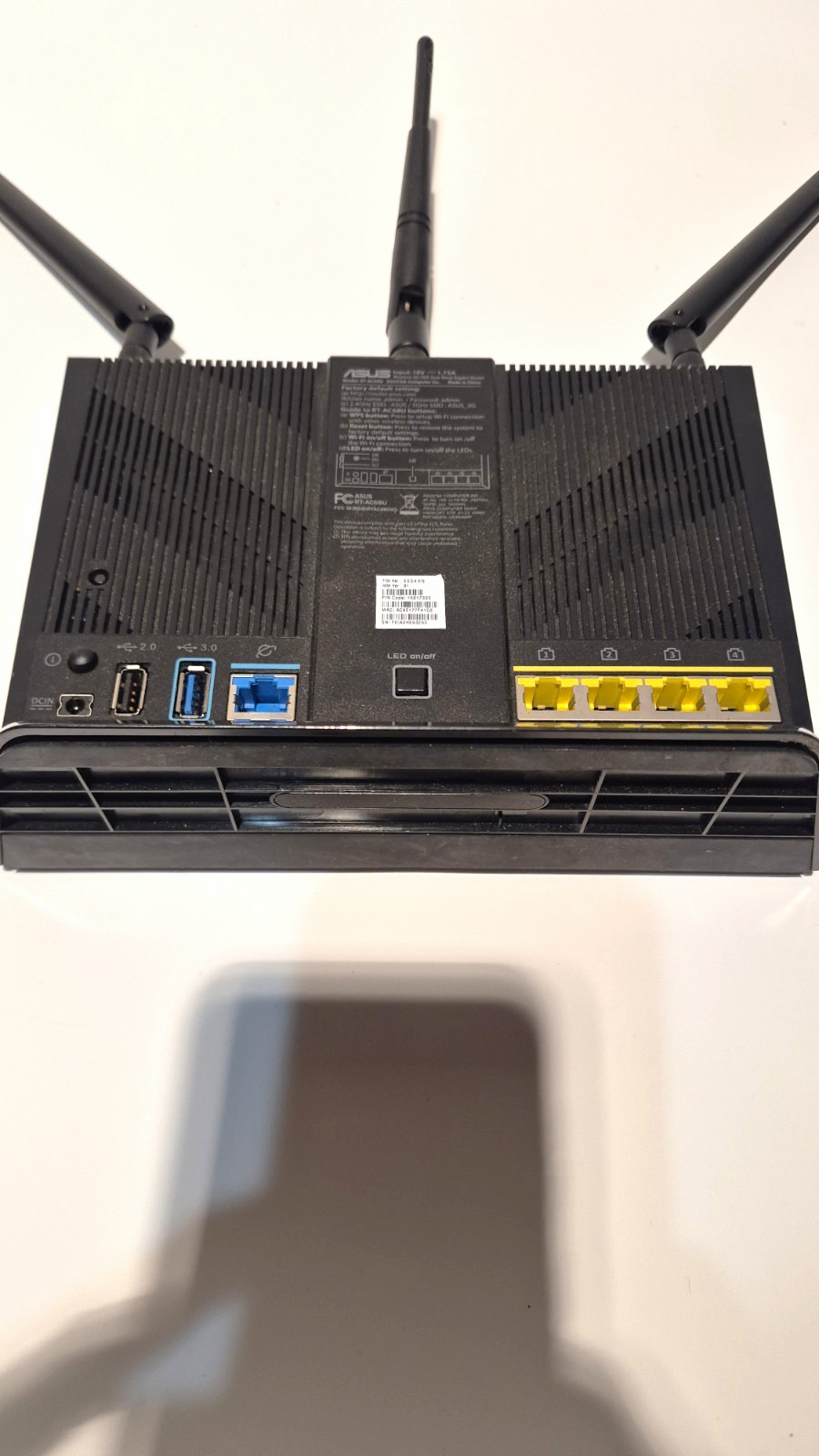 ASUS RT-AC68U AC1900 Dual-Band Gigabit Router 4-Port USB 3.0 Black