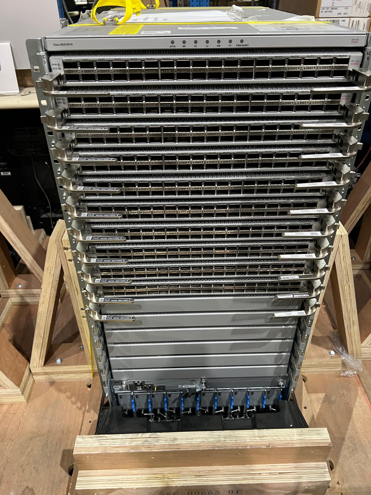 CISCO NCS-5516 W/ NC55-36X100G-S fans. No Fiber Cards Included 