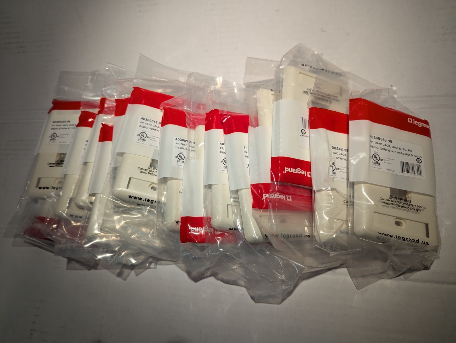 Lot Of 15 Legrand 40300548-99 Wiremold Face Plate Ivory New Sealed In Package
