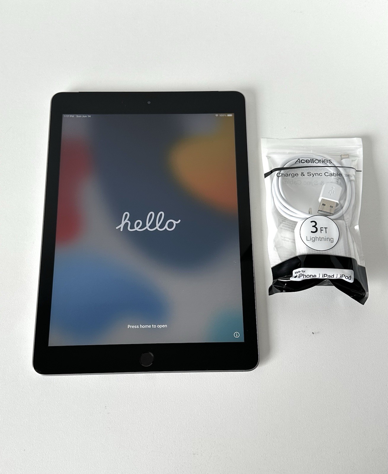 Apple iPad 6th Gen 128GB Wi-Fi + Cellular 9.7” Silver A1954 Tested