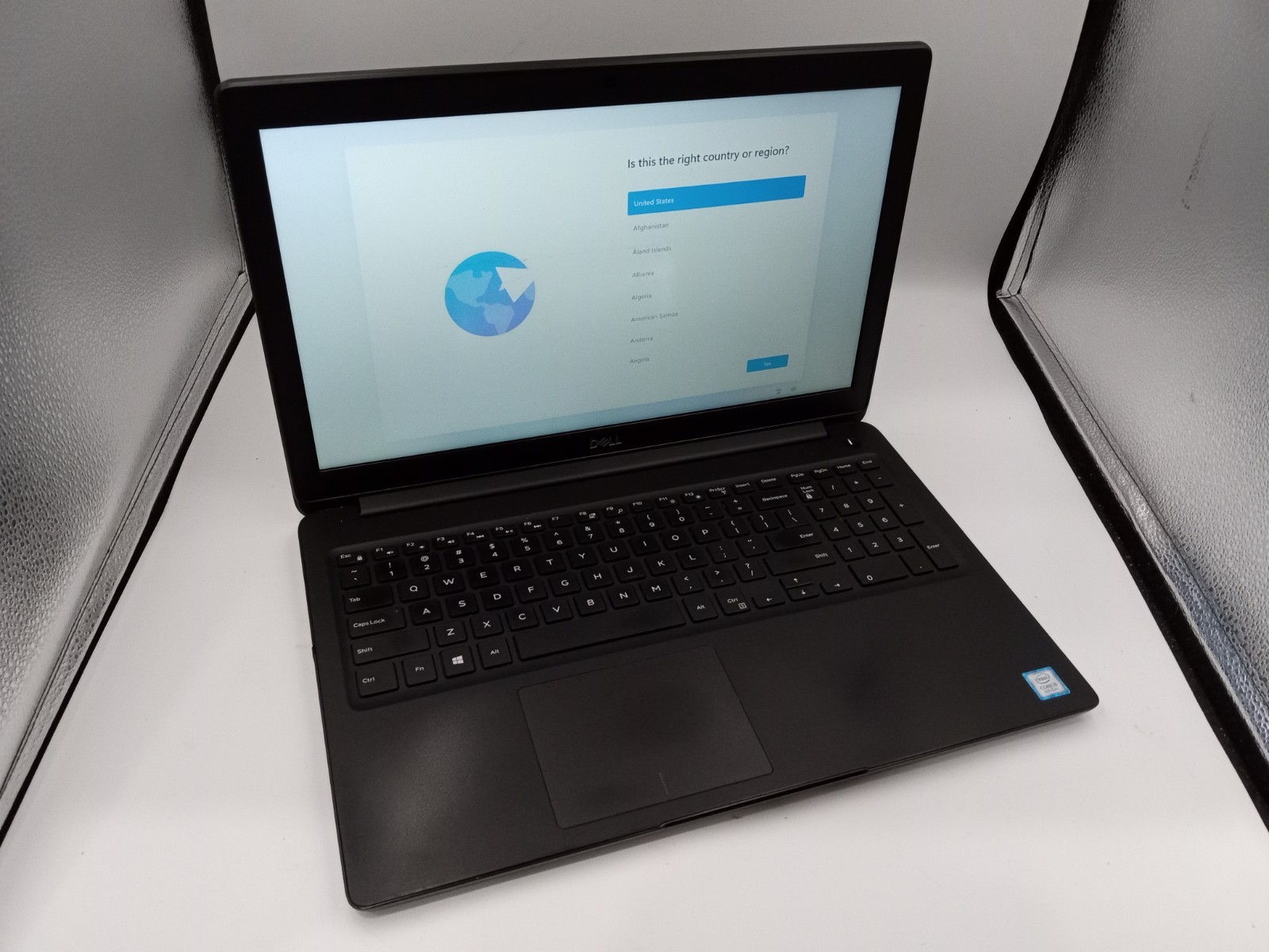 Dell Latitude 3500 15.6" Laptop Intel i5-8265U 4GB 128GB Windows 11 - READ -RR