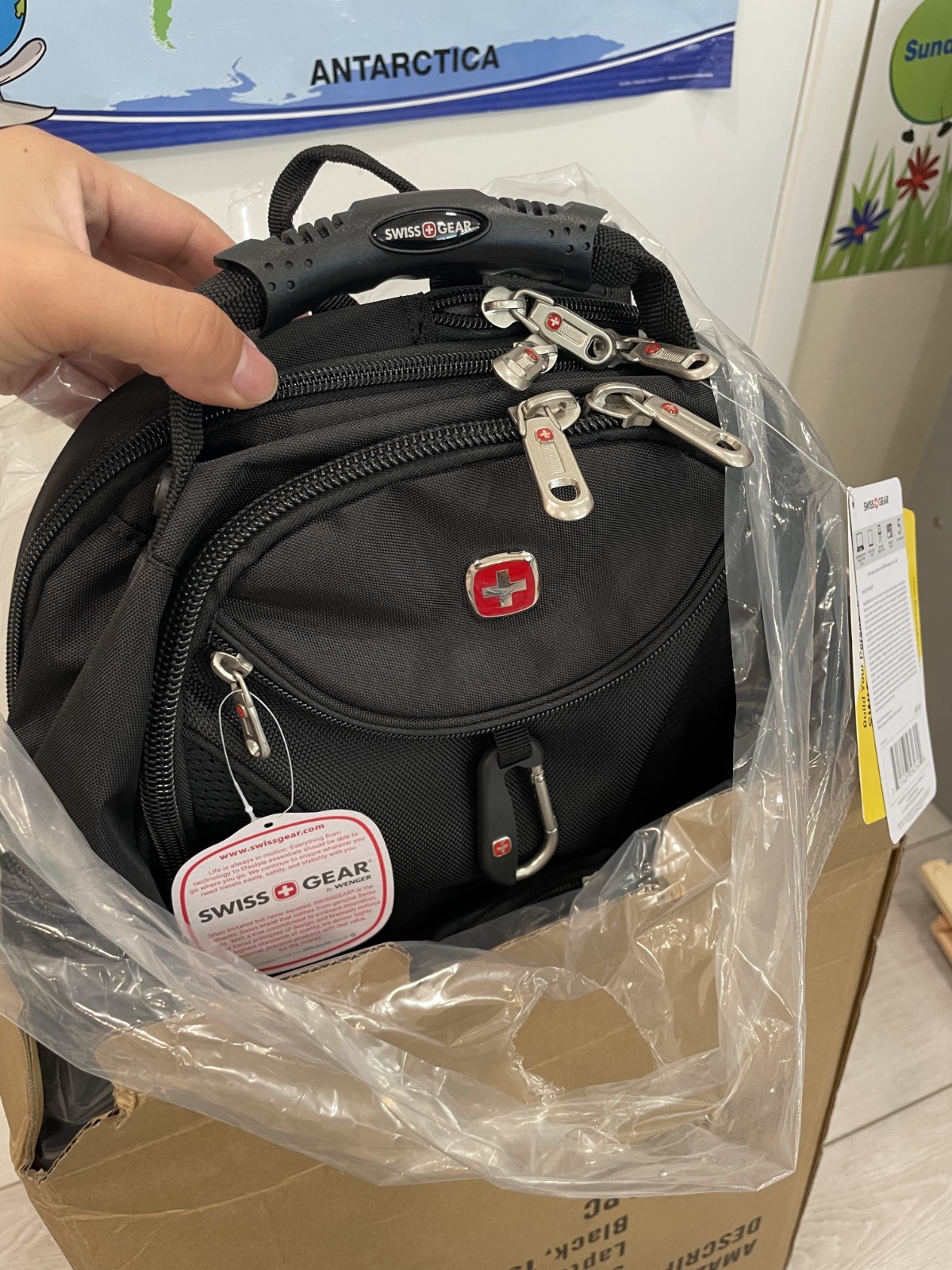 NEW SwissGear 1900 Scansmart TSA 17-Inch Laptop Backpack Black with tag box