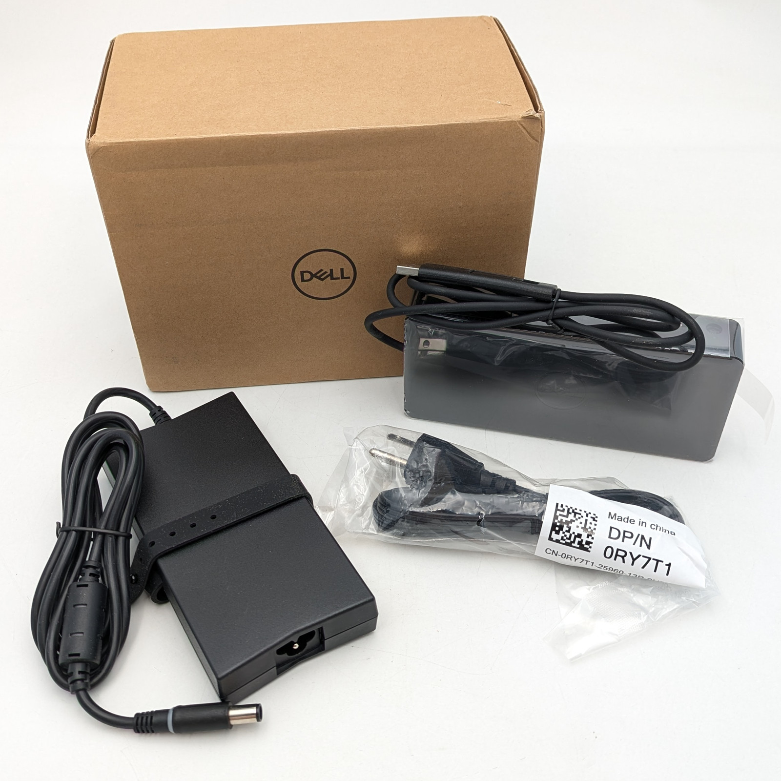 Dell Universal USB-C/USB-A Dock W/ 130W Power Adapter (D6000S) Black