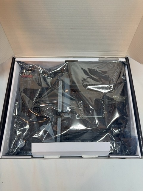 GIGABYTE Z790 AORUS ELITE AX Open Box