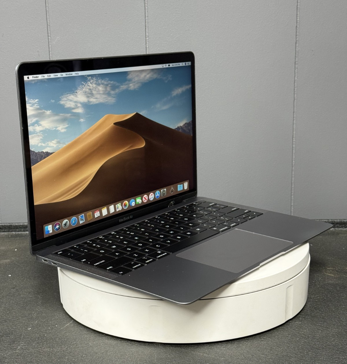 Apple MacBook Air 13in Retina 2019 i5 1.6GHz 8GB 128GB SSD A1932 Space Gray