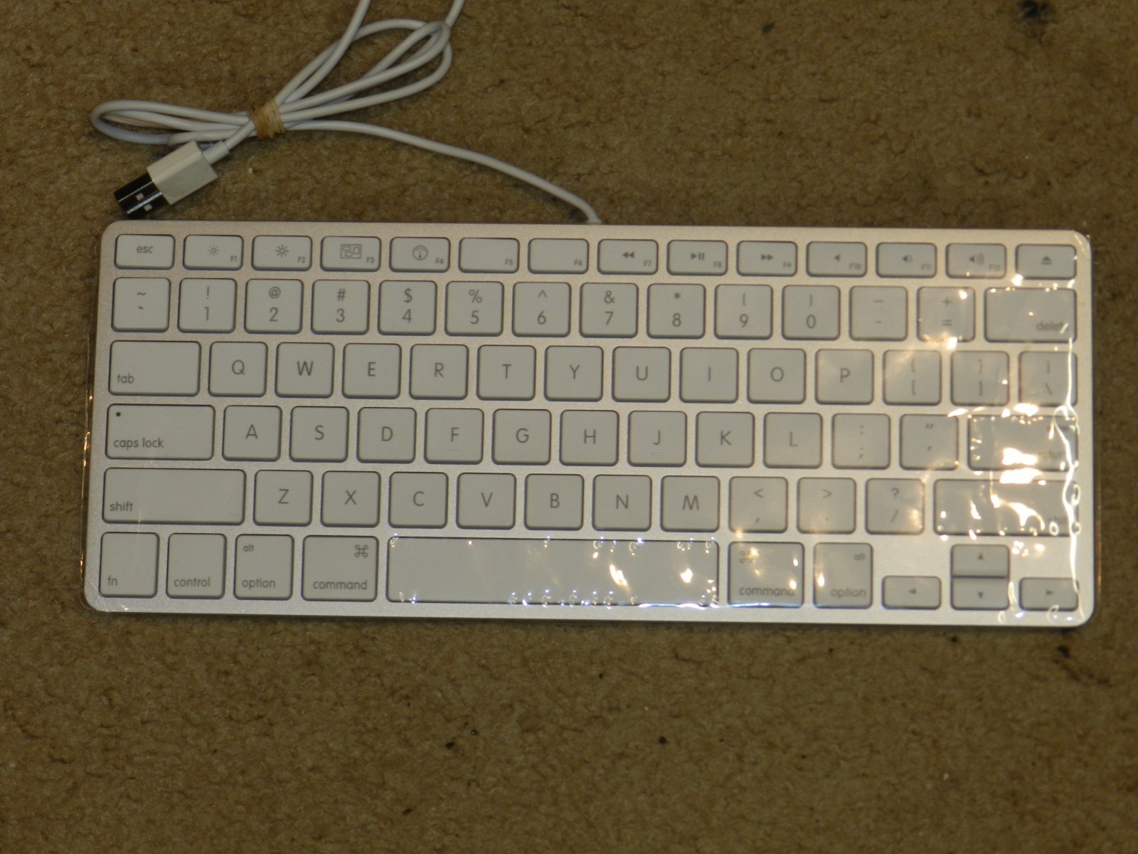 Genuine Apple A1242 Wired USB Keyboard for iMac Mac Mini Mac Pro USB MINT COND.