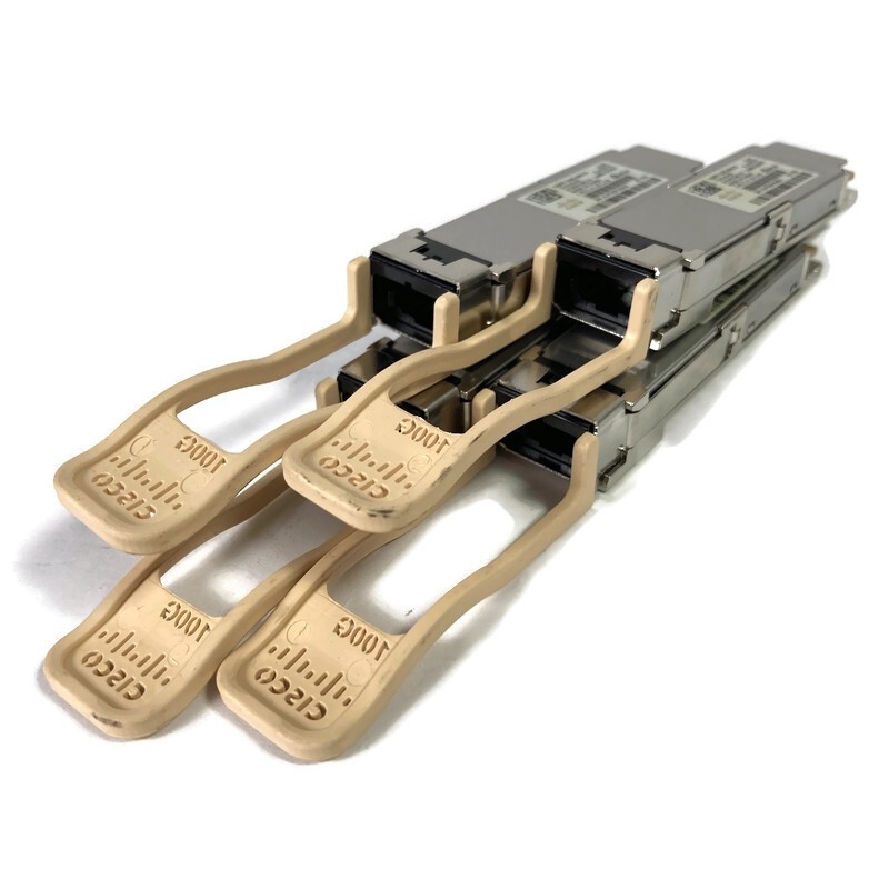 Lot of 4 Cisco QSFP-100G-SR4-S 100GBASE-SR4 100GB 10-3142-02 Transceiver w/ Holo