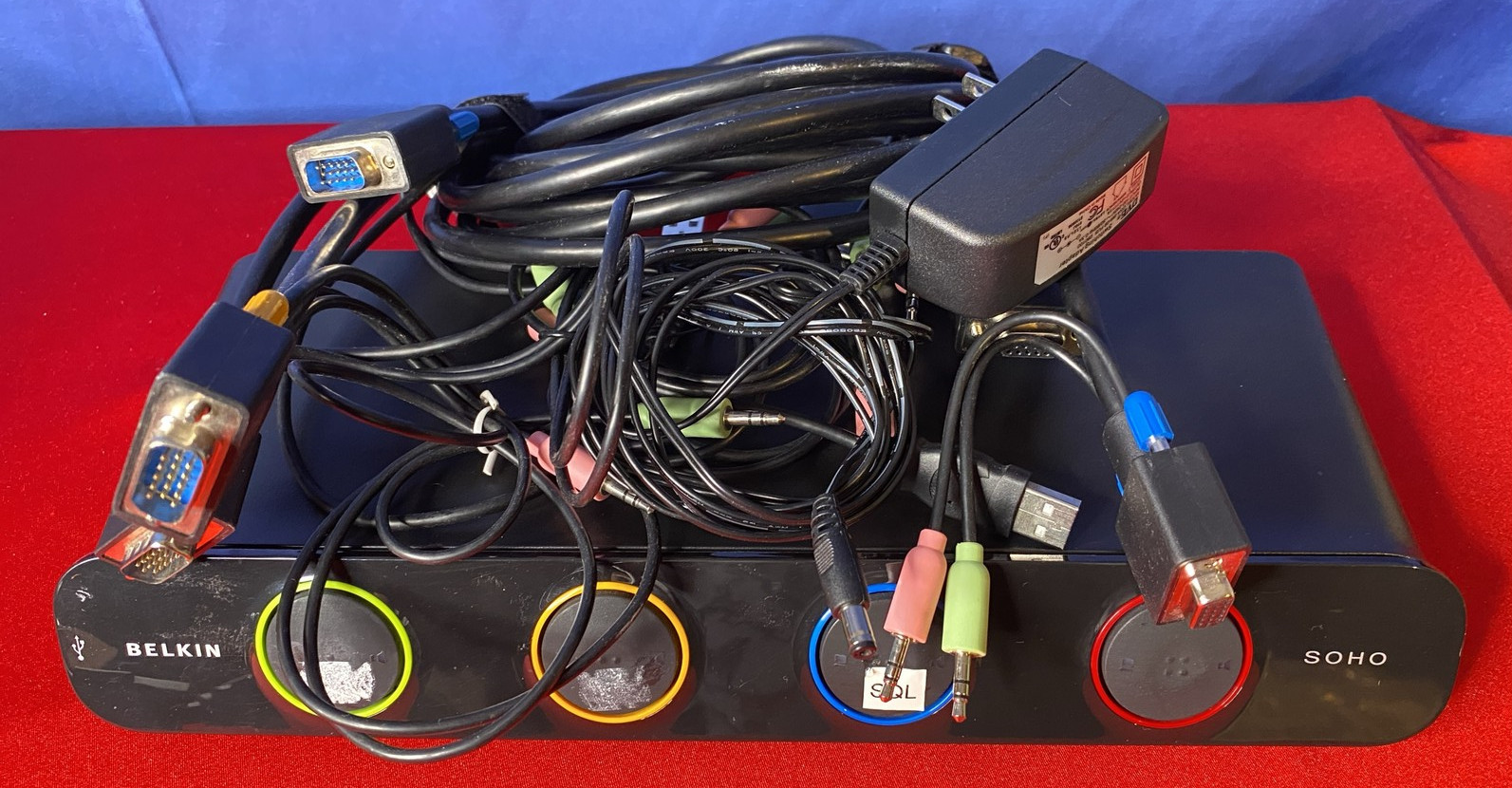Belkin OmniView SOHO 4-Port KVM Switch F1DS104L with Audio