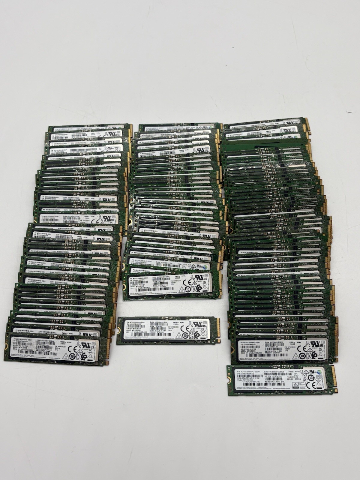 Lot Of 80-Samsung PM981 256GB NVMe M.2 2280 Internal SSD Wiped Functional